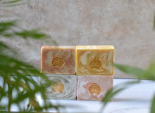 Load image into Gallery viewer, Guava Mama Cleansing Bar